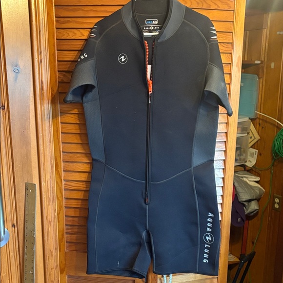 Aqua Lung brand Black Men's Swim Hybrid with Zipper - Picture 1 of 10